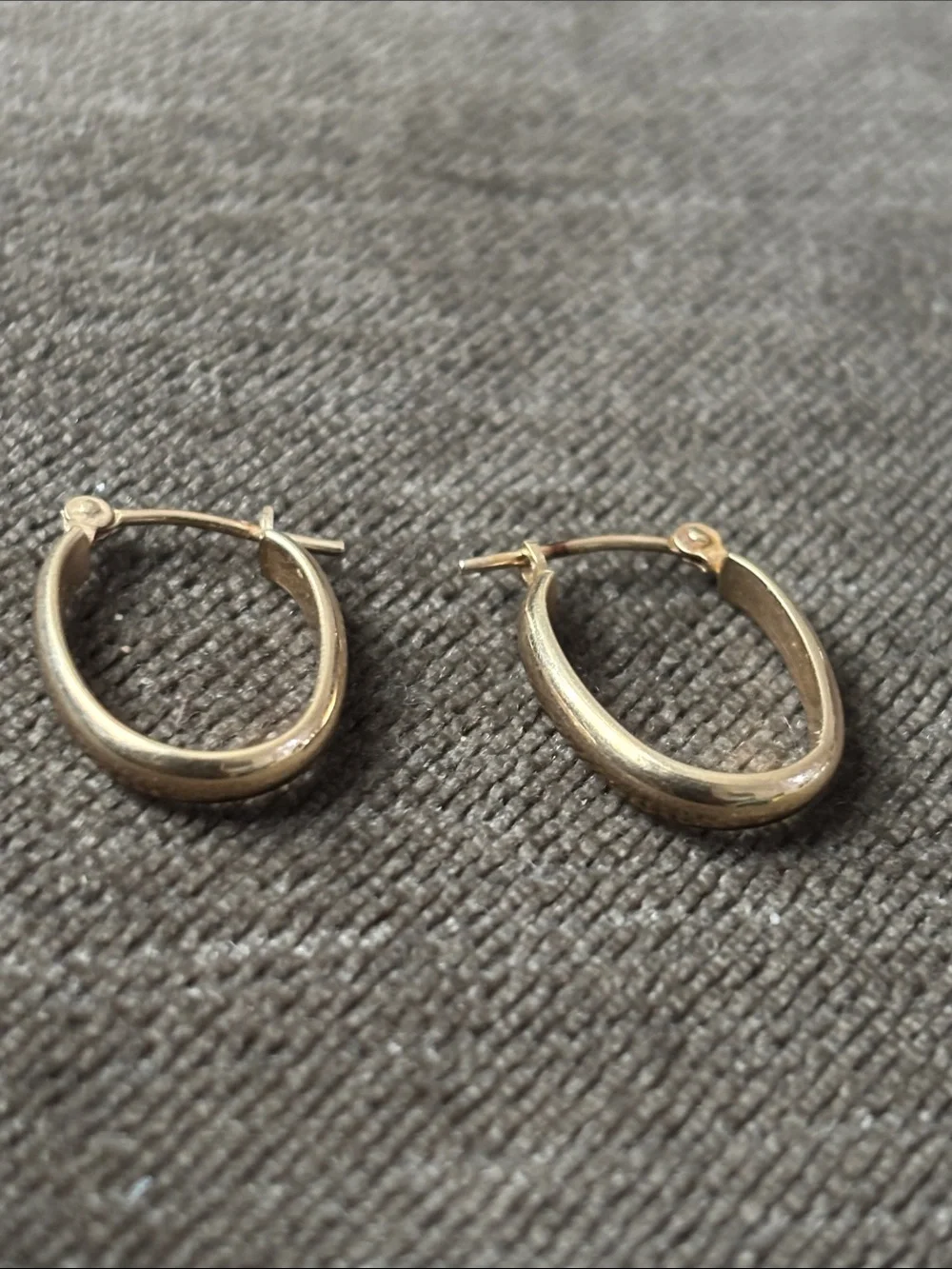 14K 585 YG Oval Hoop Earrings Real Yellow Gold Fine Jewelry